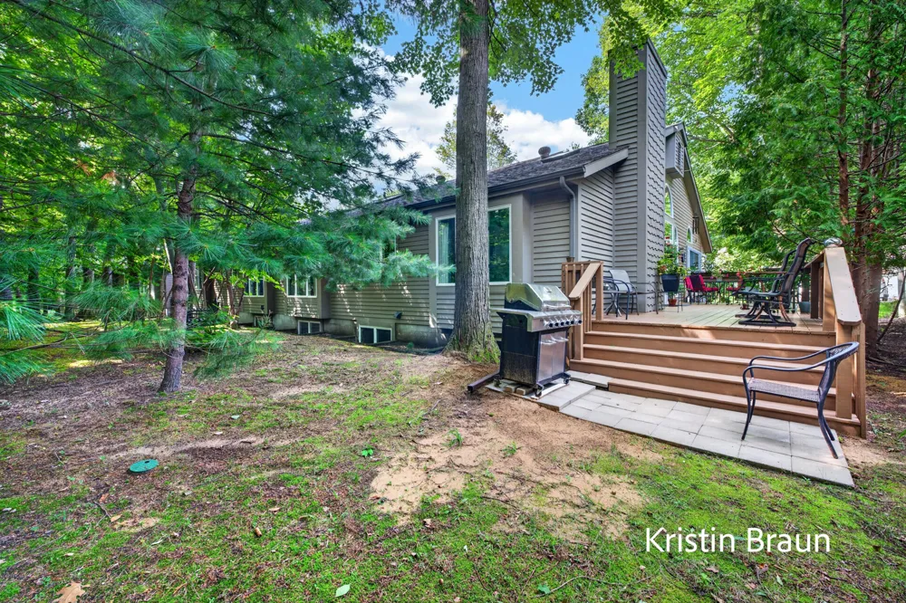 3694 Arborway Drive Norton Shores City, MI 49441