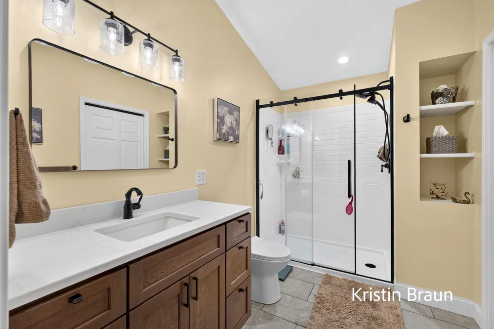 3694 Arborway Drive Norton Shores City, MI 49441