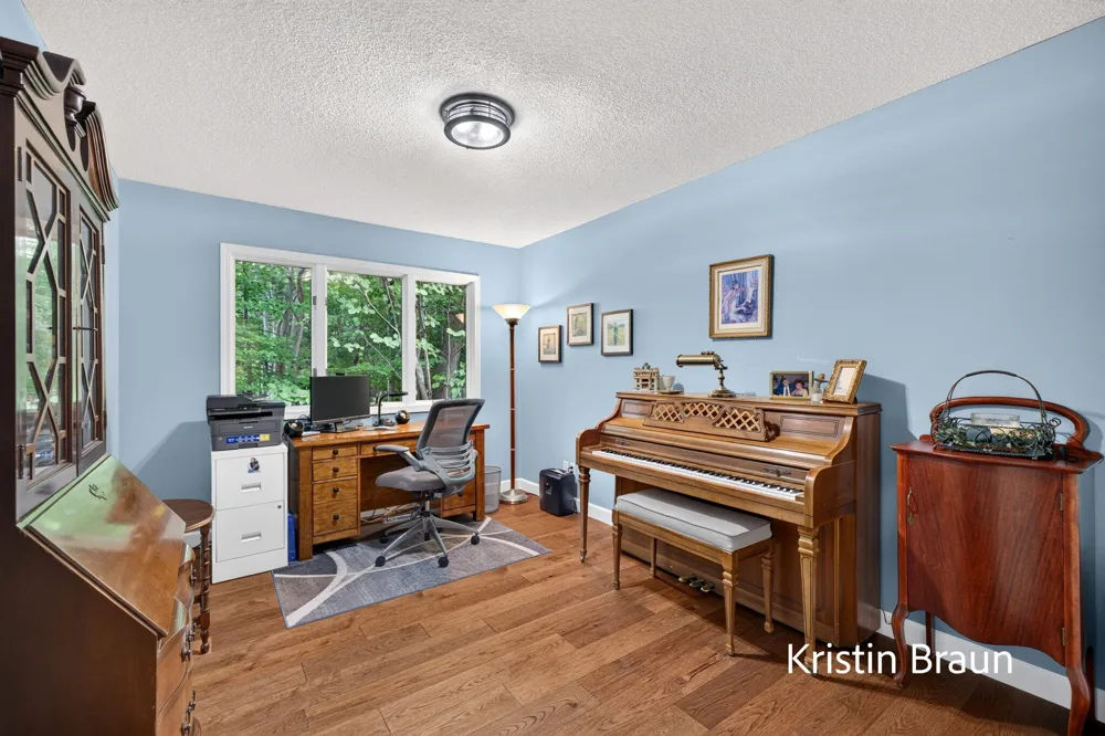 3694 Arborway Drive Norton Shores City, MI 49441