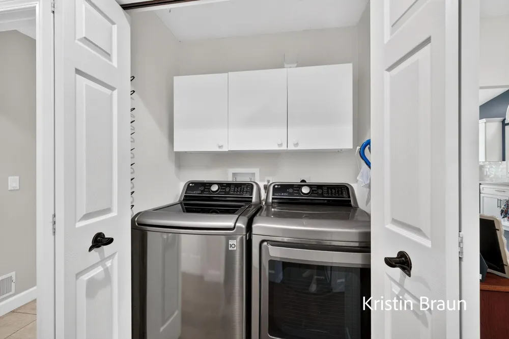 3694 Arborway Drive Norton Shores City, MI 49441