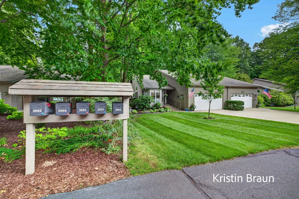 3694 Arborway Drive Norton Shores City, MI 49441