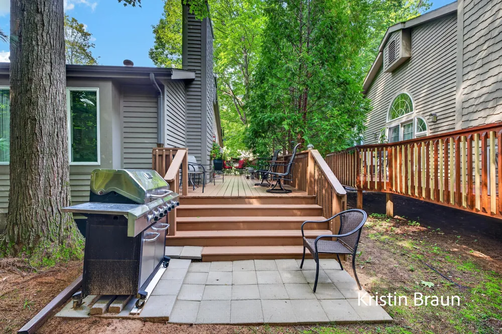 3694 Arborway Drive Norton Shores City, MI 49441