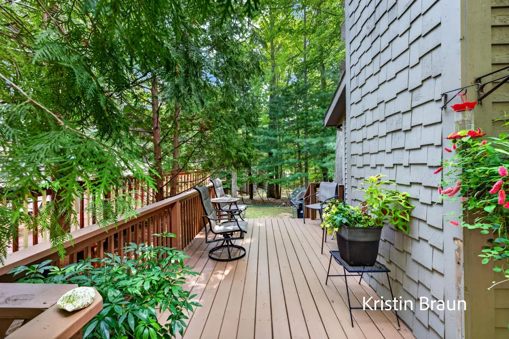 3694 Arborway Drive Norton Shores City, MI 49441