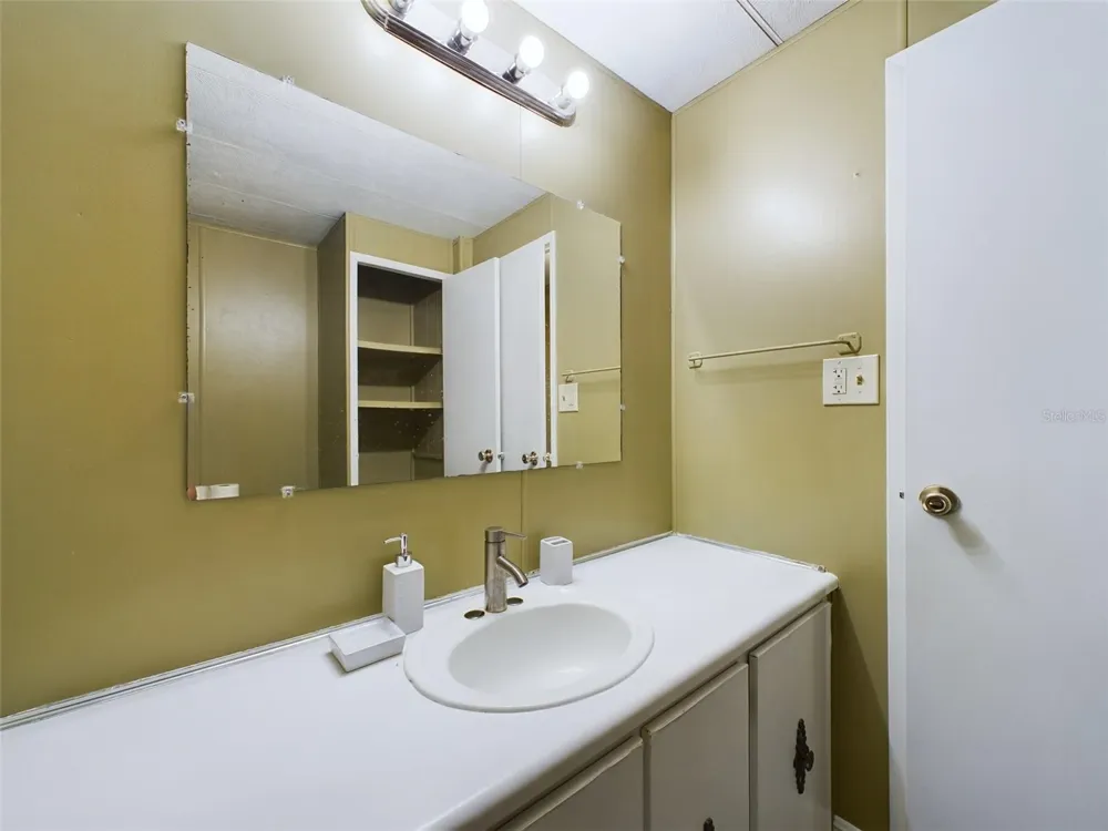 3502 DELAWARE AVENUE Sebring, FL 33870
