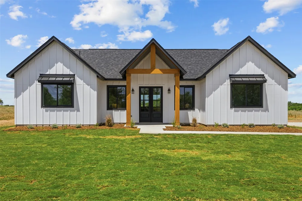1550 Barth Rd Dale, TX 78616