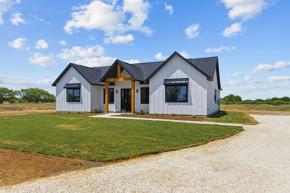 1550 Barth Rd Dale, TX 78616