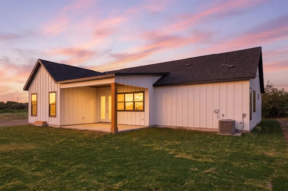 1550 Barth Rd Dale, TX 78616