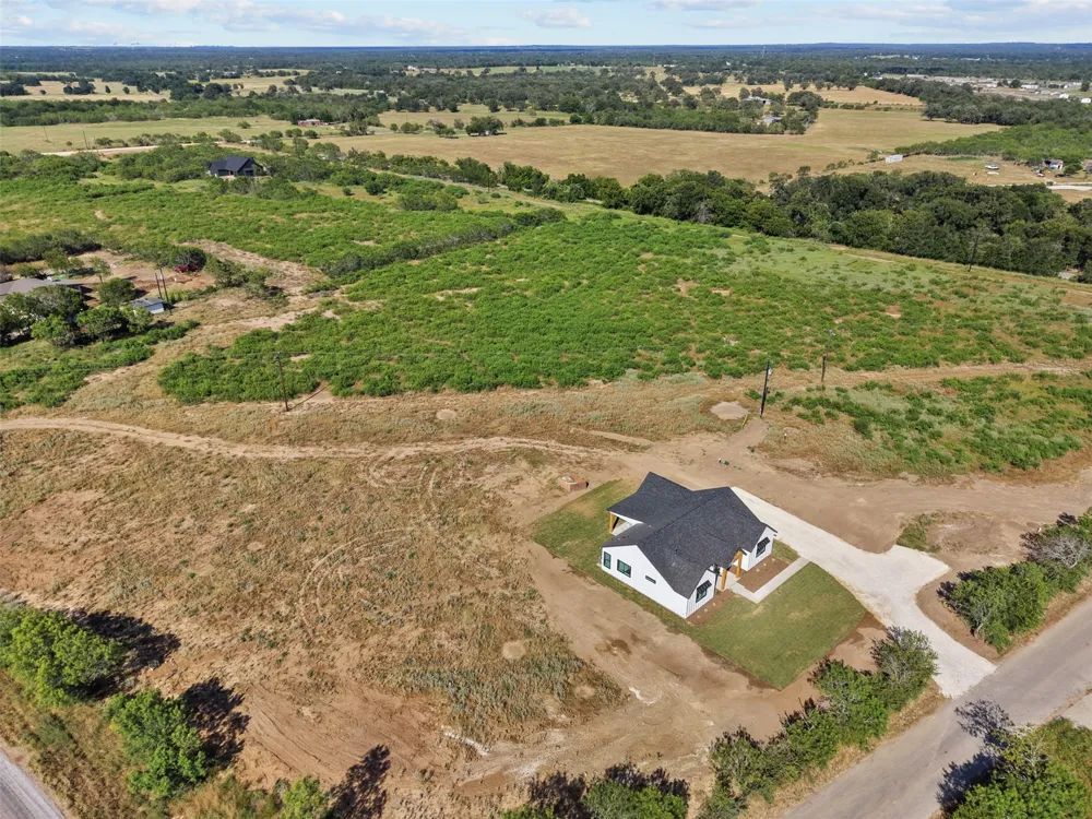 1550 Barth Rd Dale, TX 78616