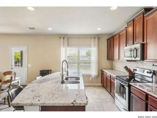 2727 WHEATFIELD WAY New Braunfels, TX 78130