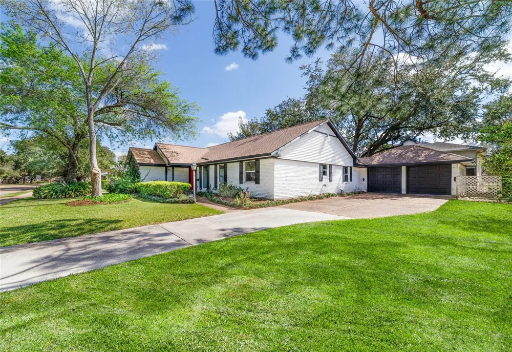5347 Rutherglenn Drive Houston, TX 77096