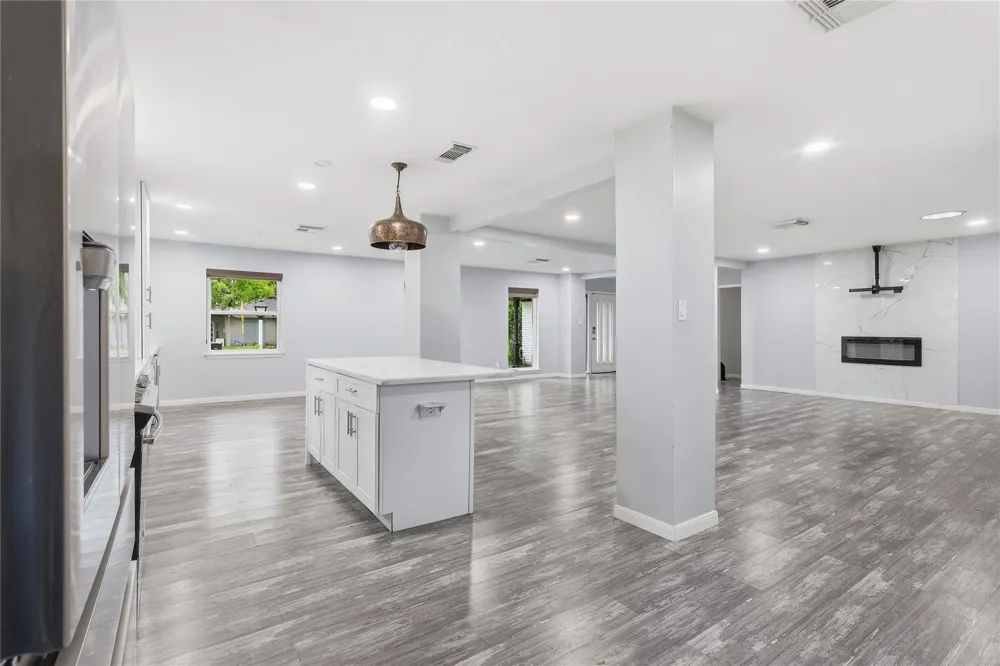 5347 Rutherglenn Drive Houston, TX 77096
