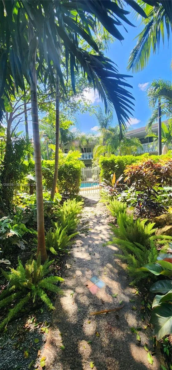 1423 Holly Heights Dr #17 Fort Lauderdale, FL 33304