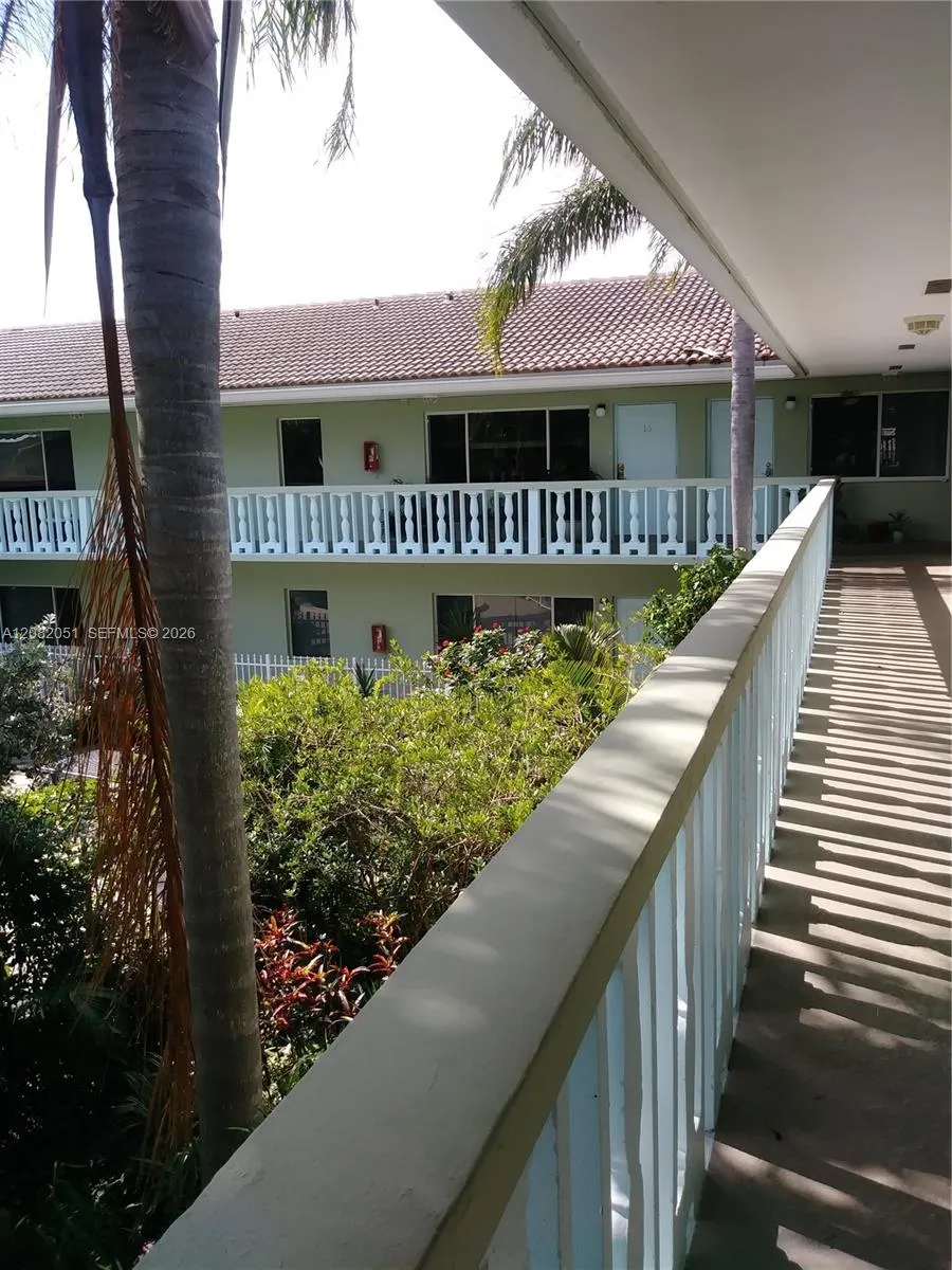 1423 Holly Heights Dr #17 Fort Lauderdale, FL 33304