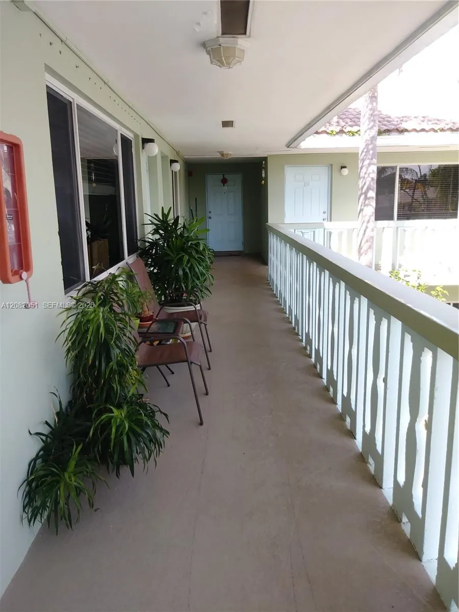 1423 Holly Heights Dr #17 Fort Lauderdale, FL 33304