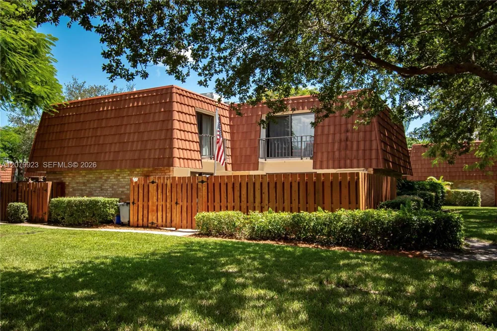 1830 San Juan Dr #23-B Delray Beach, FL 33445