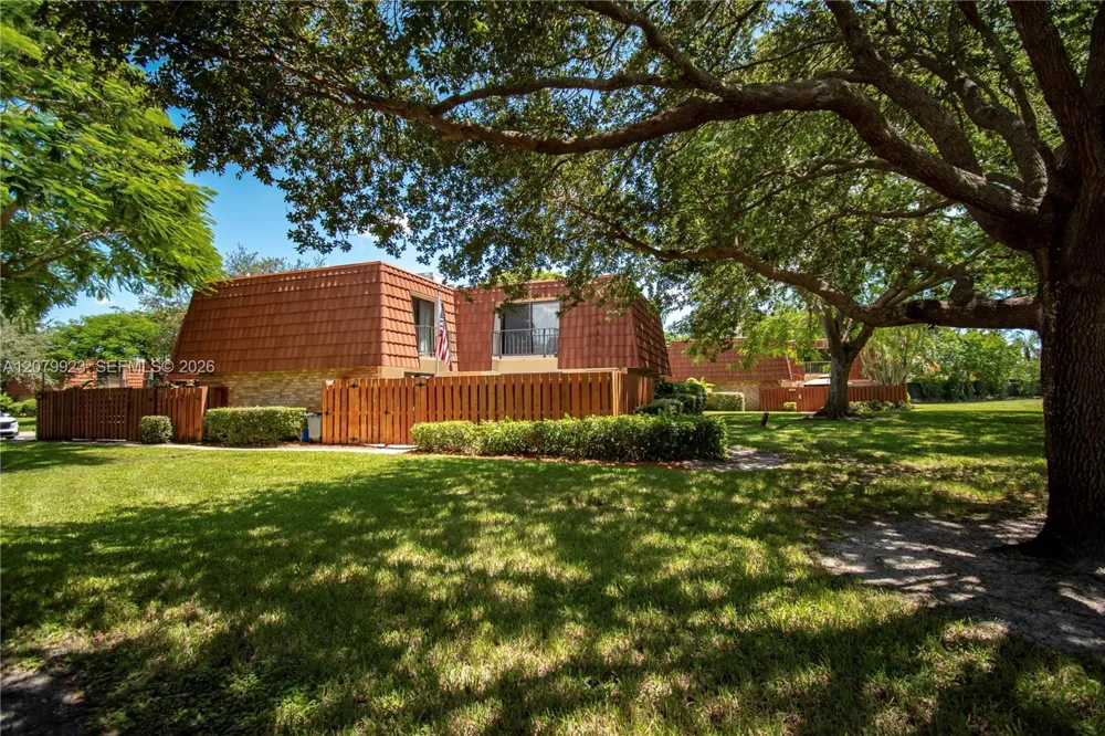 1830 San Juan Dr #23-B Delray Beach, FL 33445