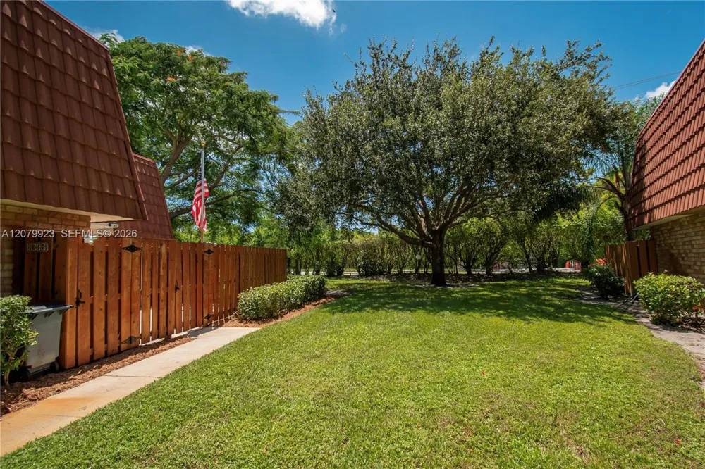 1830 San Juan Dr #23-B Delray Beach, FL 33445