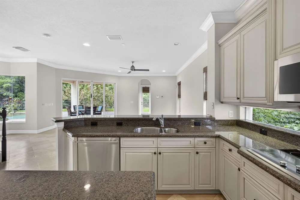 625 GLENFIELD WAY Royal Palm Beach, FL 33411