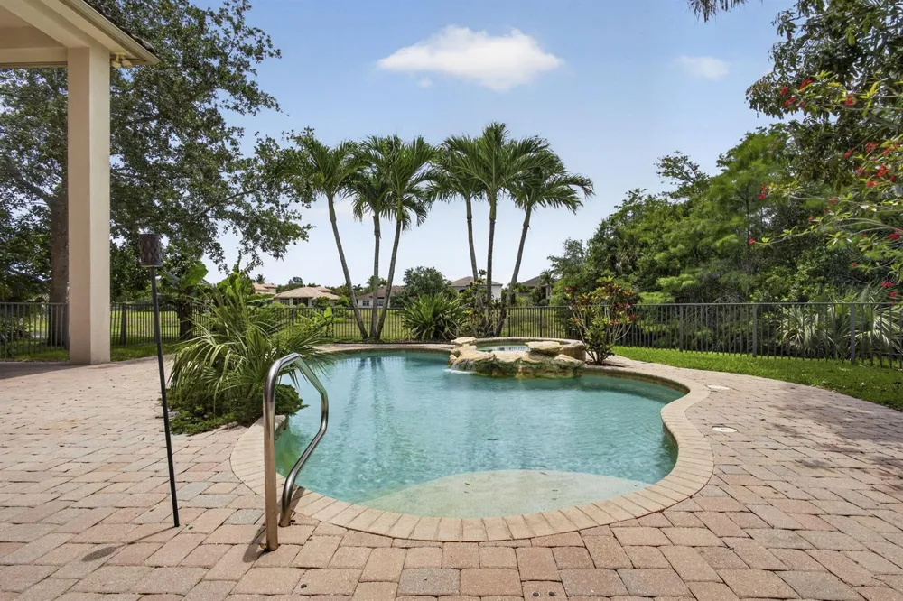 625 GLENFIELD WAY Royal Palm Beach, FL 33411