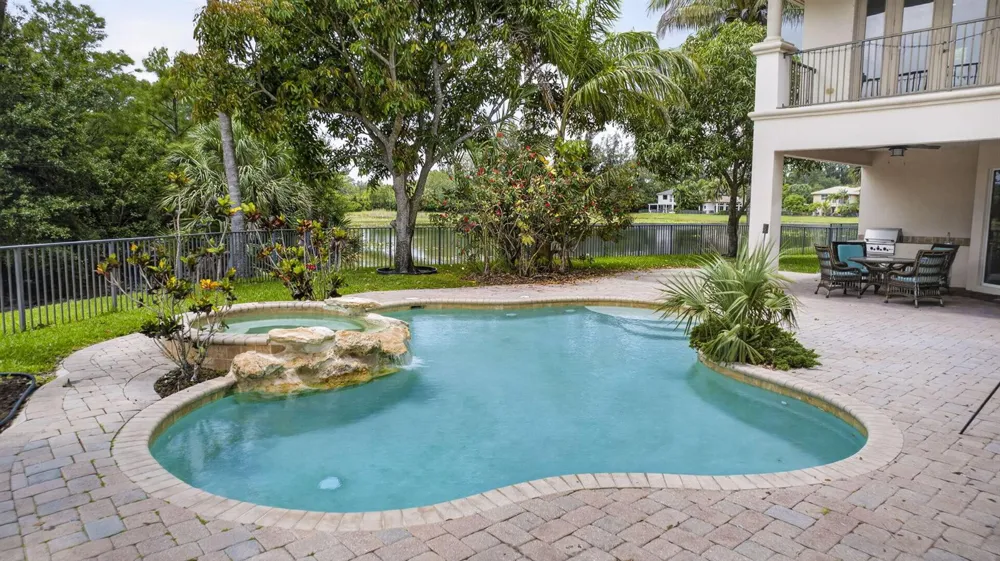 625 GLENFIELD WAY Royal Palm Beach, FL 33411