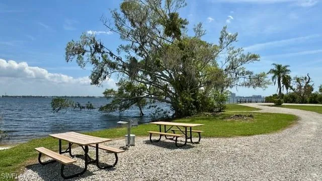 5712 Captain John Smith Loop North Fort Myers, FL 33917