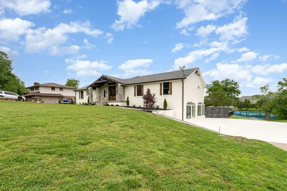 95 Short Dr Mount Juliet, TN 37122