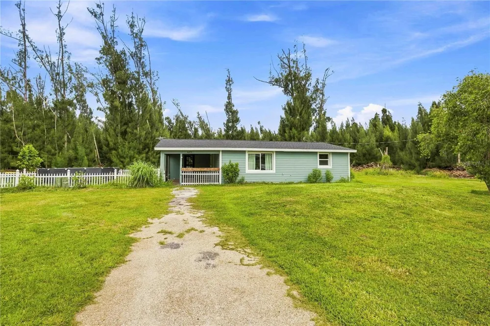 4275 SOUTHLAND AVENUE Port Charlotte, FL 33953