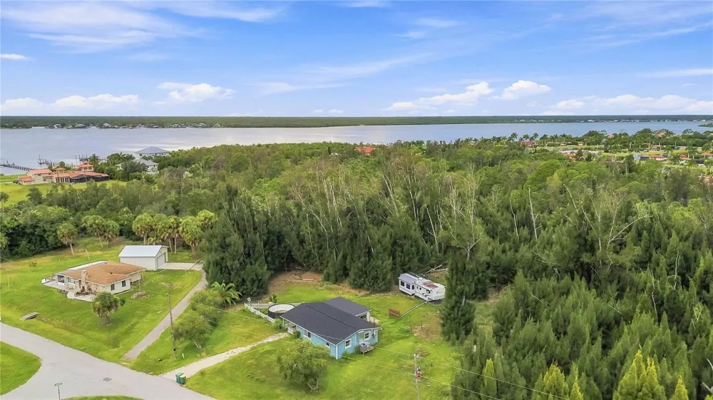 4275 SOUTHLAND AVENUE Port Charlotte, FL 33953
