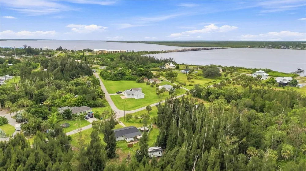 4275 SOUTHLAND AVENUE Port Charlotte, FL 33953