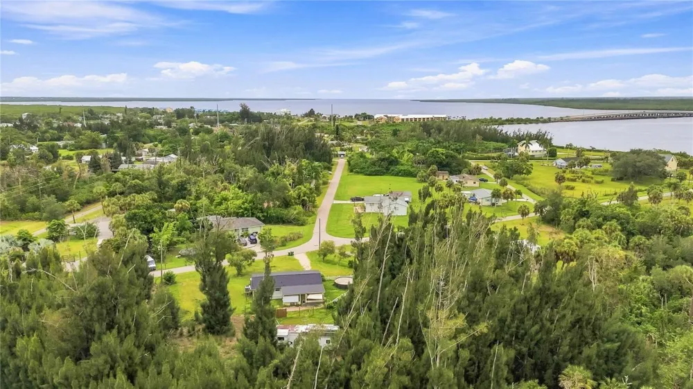 4275 SOUTHLAND AVENUE Port Charlotte, FL 33953