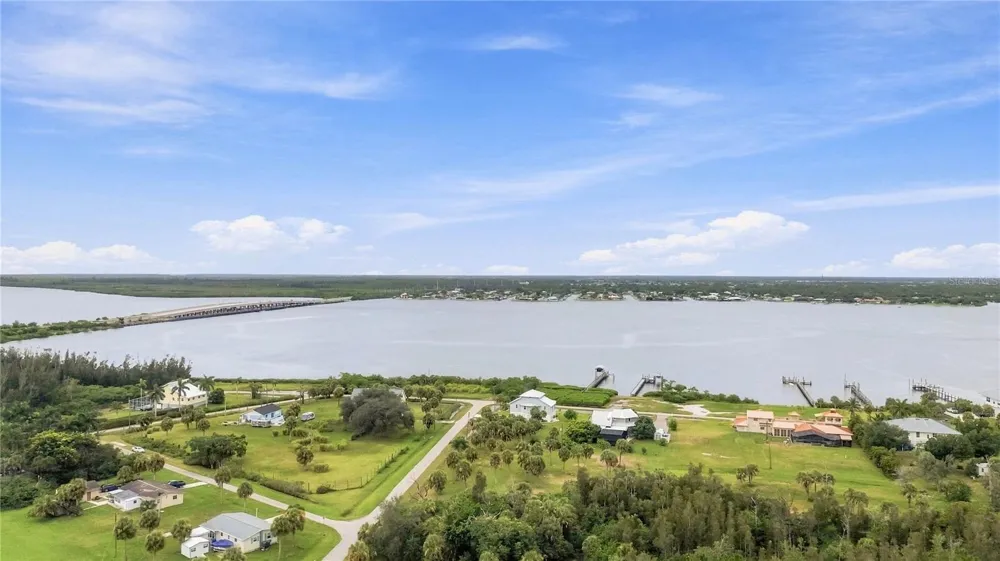 4275 SOUTHLAND AVENUE Port Charlotte, FL 33953