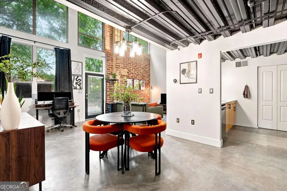 195 Arizona AVE NE Atlanta, GA 30307