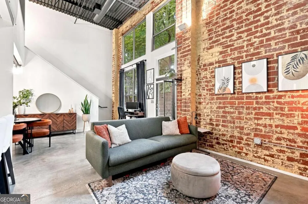 195 Arizona AVE NE Atlanta, GA 30307
