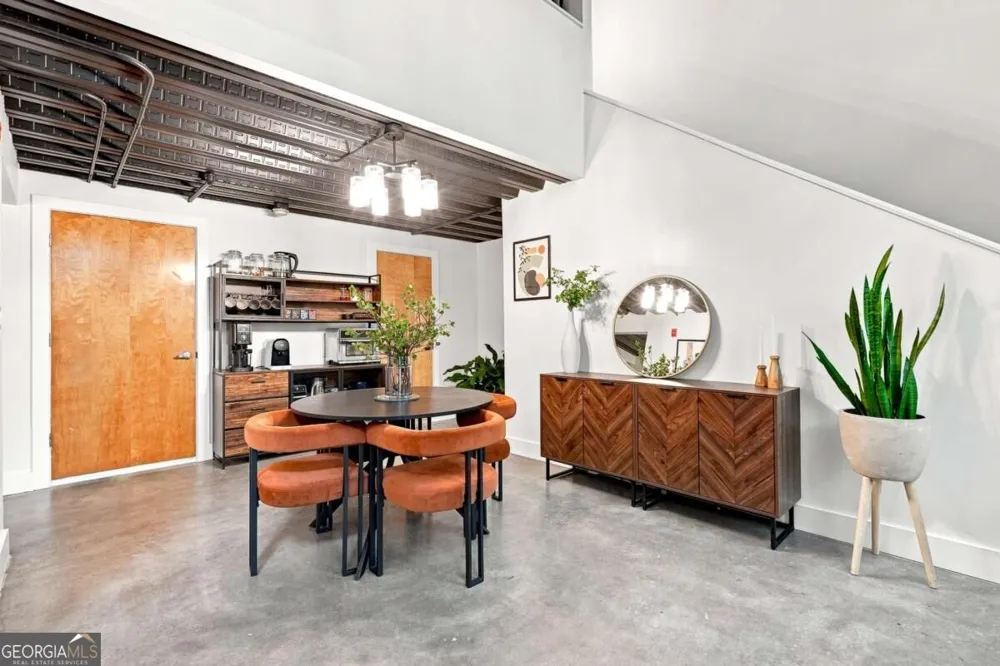 195 Arizona AVE NE Atlanta, GA 30307