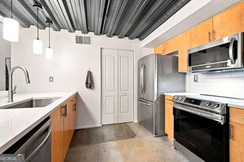 195 Arizona AVE NE Atlanta, GA 30307