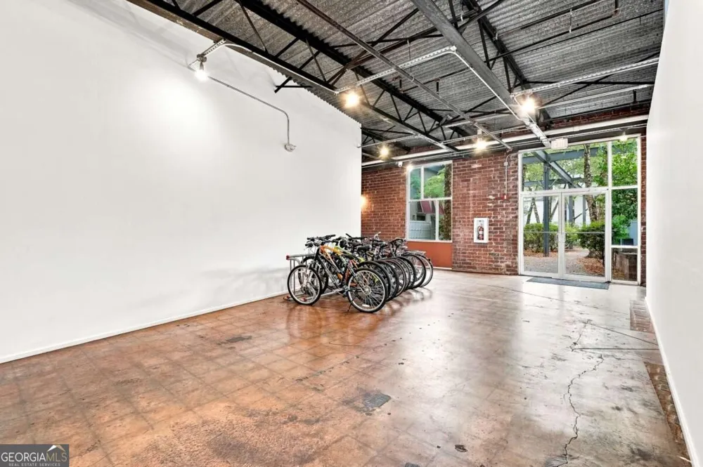 195 Arizona AVE NE Atlanta, GA 30307