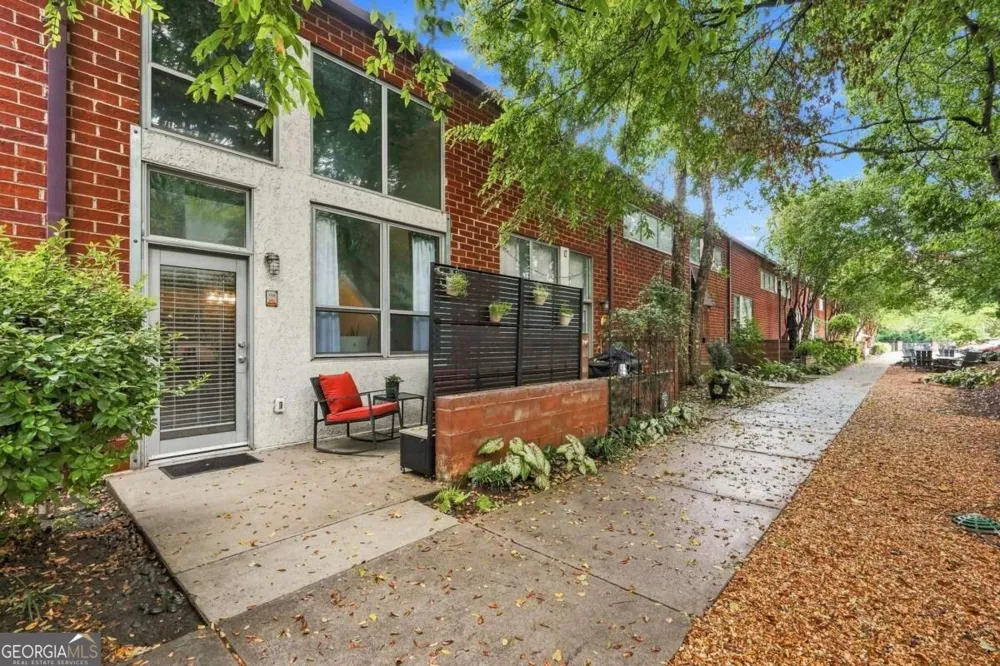 195 Arizona AVE NE Atlanta, GA 30307