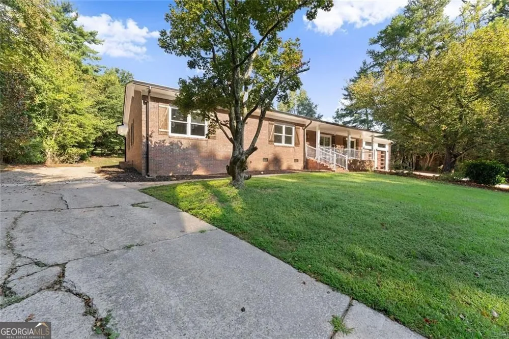 1492 Burns DR NE Gainesville, GA 30501