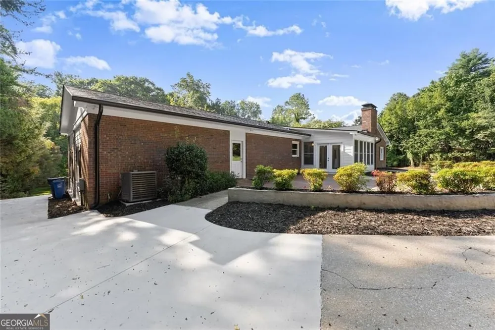 1492 Burns DR NE Gainesville, GA 30501