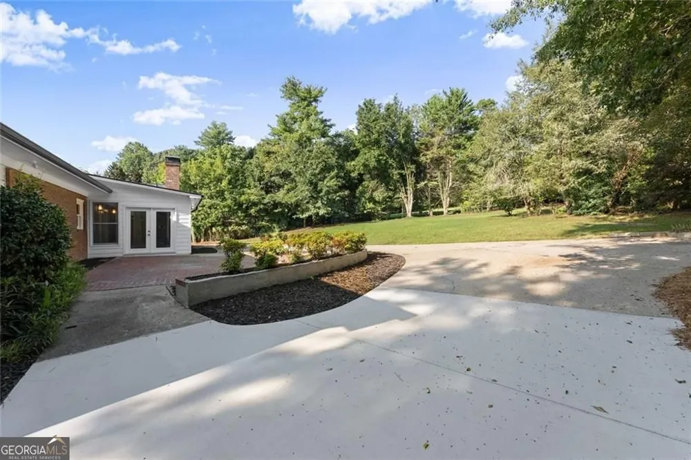 1492 Burns DR NE Gainesville, GA 30501