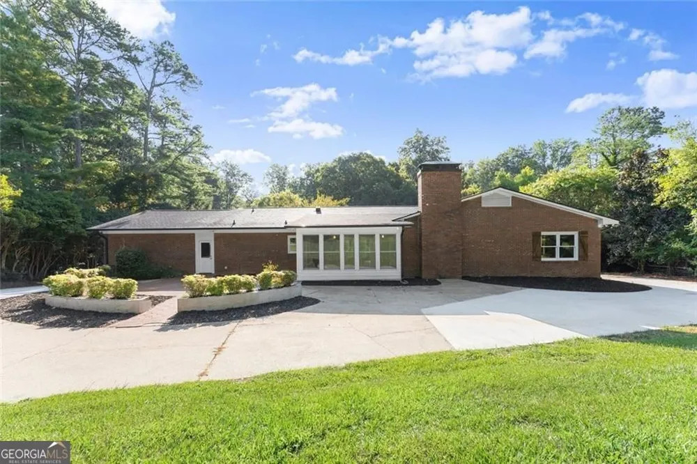 1492 Burns DR NE Gainesville, GA 30501
