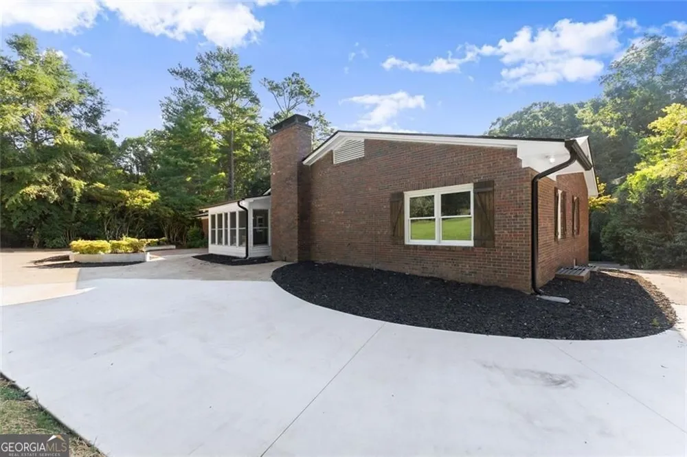 1492 Burns DR NE Gainesville, GA 30501