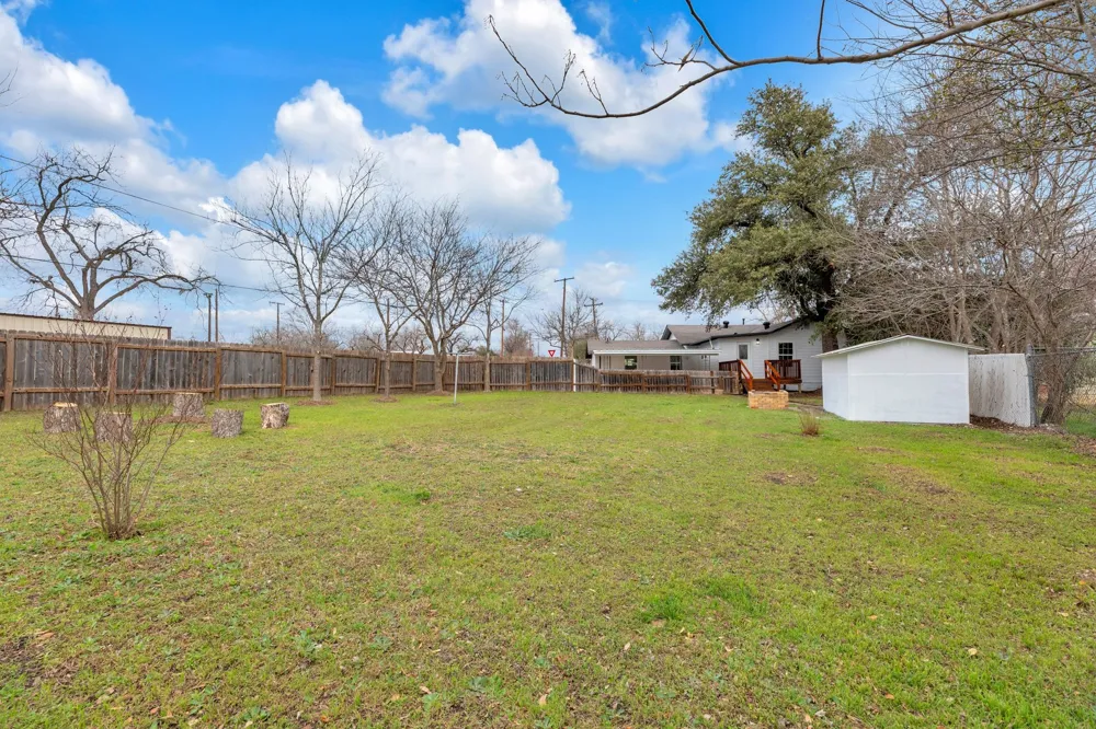 1709 Cecelia Street Taylor, TX 76574