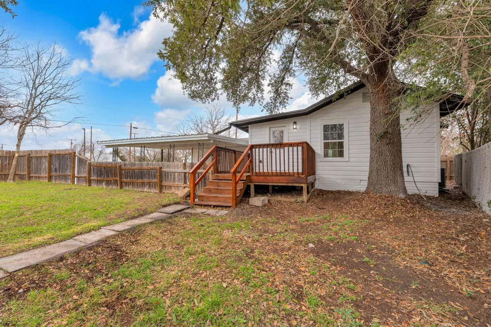 1709 Cecelia Street Taylor, TX 76574