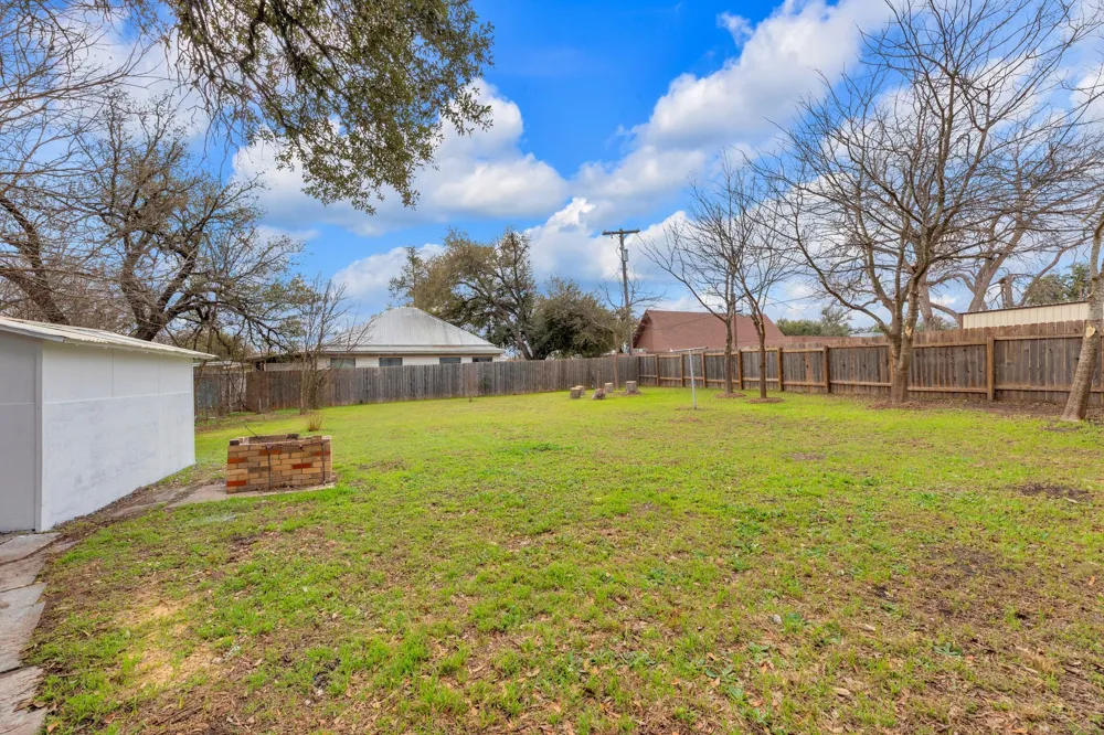 1709 Cecelia Street Taylor, TX 76574
