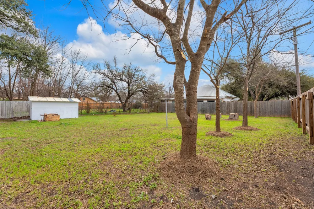 1709 Cecelia Street Taylor, TX 76574
