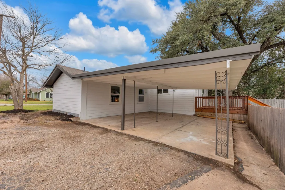 1709 Cecelia Street Taylor, TX 76574