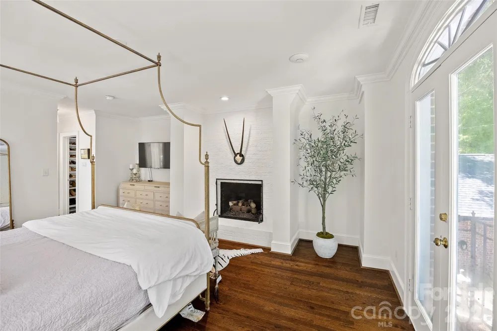 1838 S Wendover Road Charlotte, NC 28211