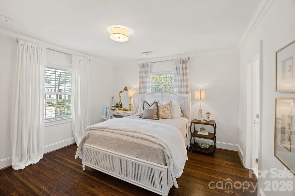1838 S Wendover Road Charlotte, NC 28211