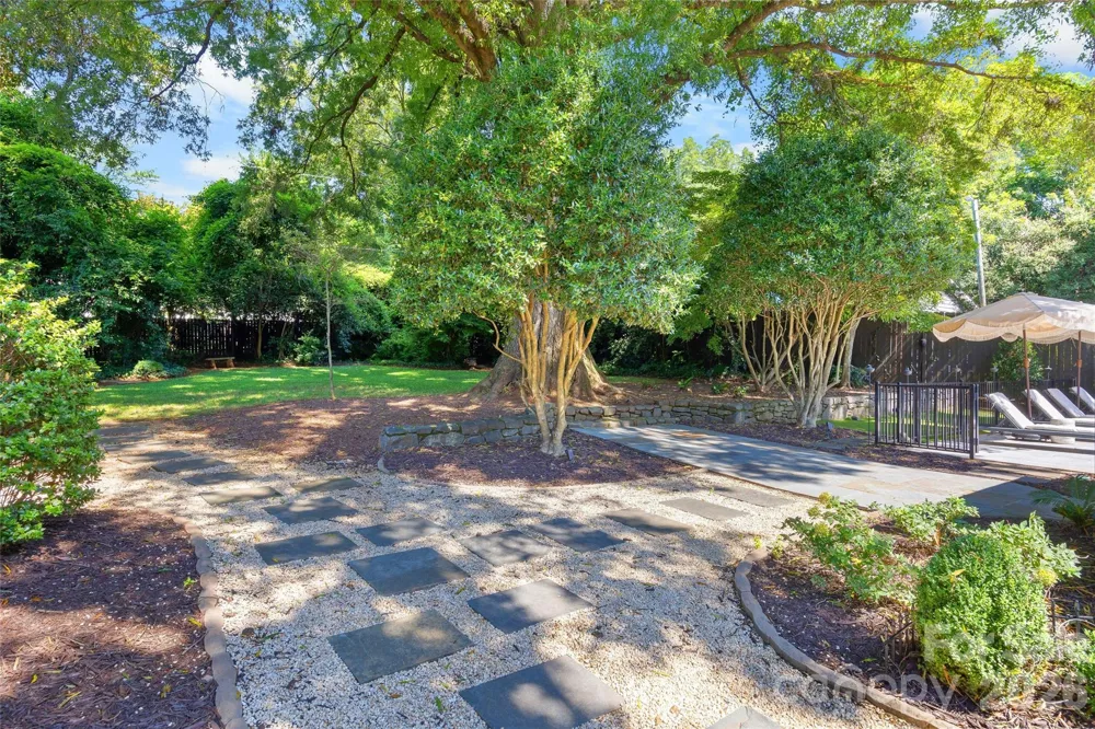 1838 S Wendover Road Charlotte, NC 28211